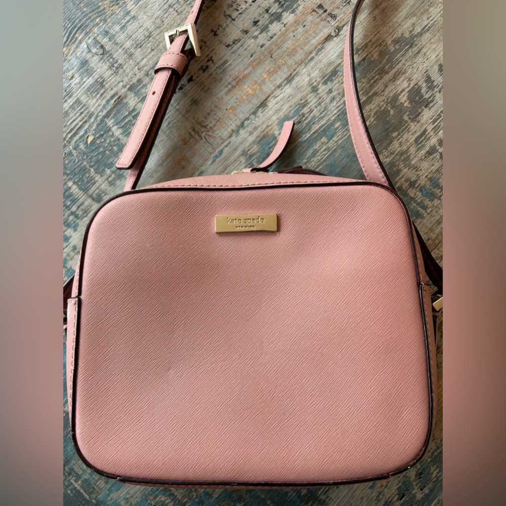Kate Spade Cross Body Purse Gently Used 18” drop 8” wide 6” height 2.75” depth - Picture 12 of 12